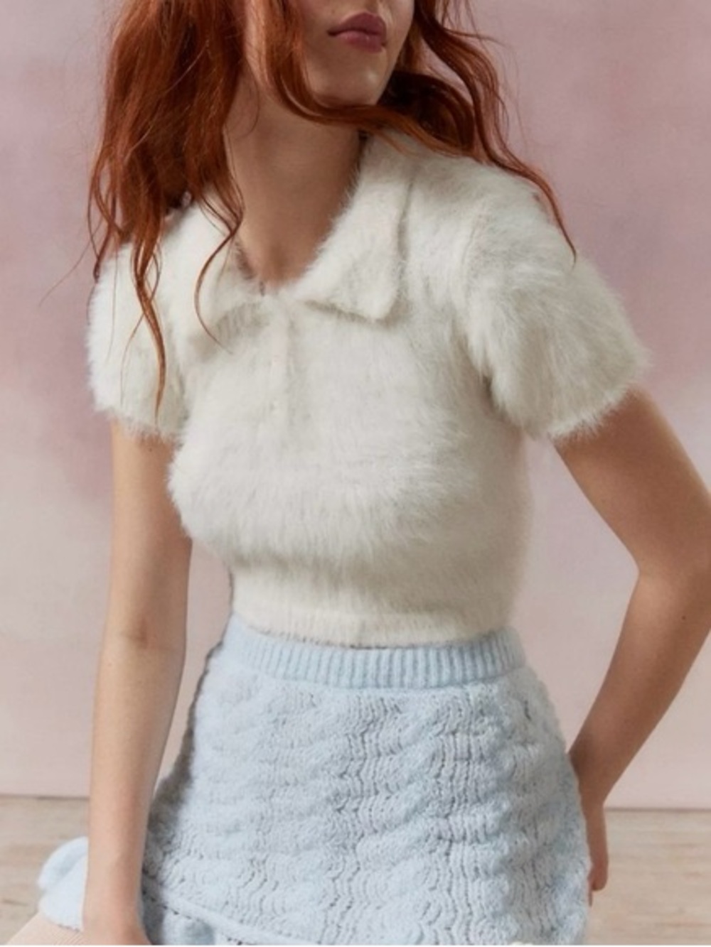 🐩KIMCHI BLUE FUZZY WHITE COLLARED CROP TOP🐩
